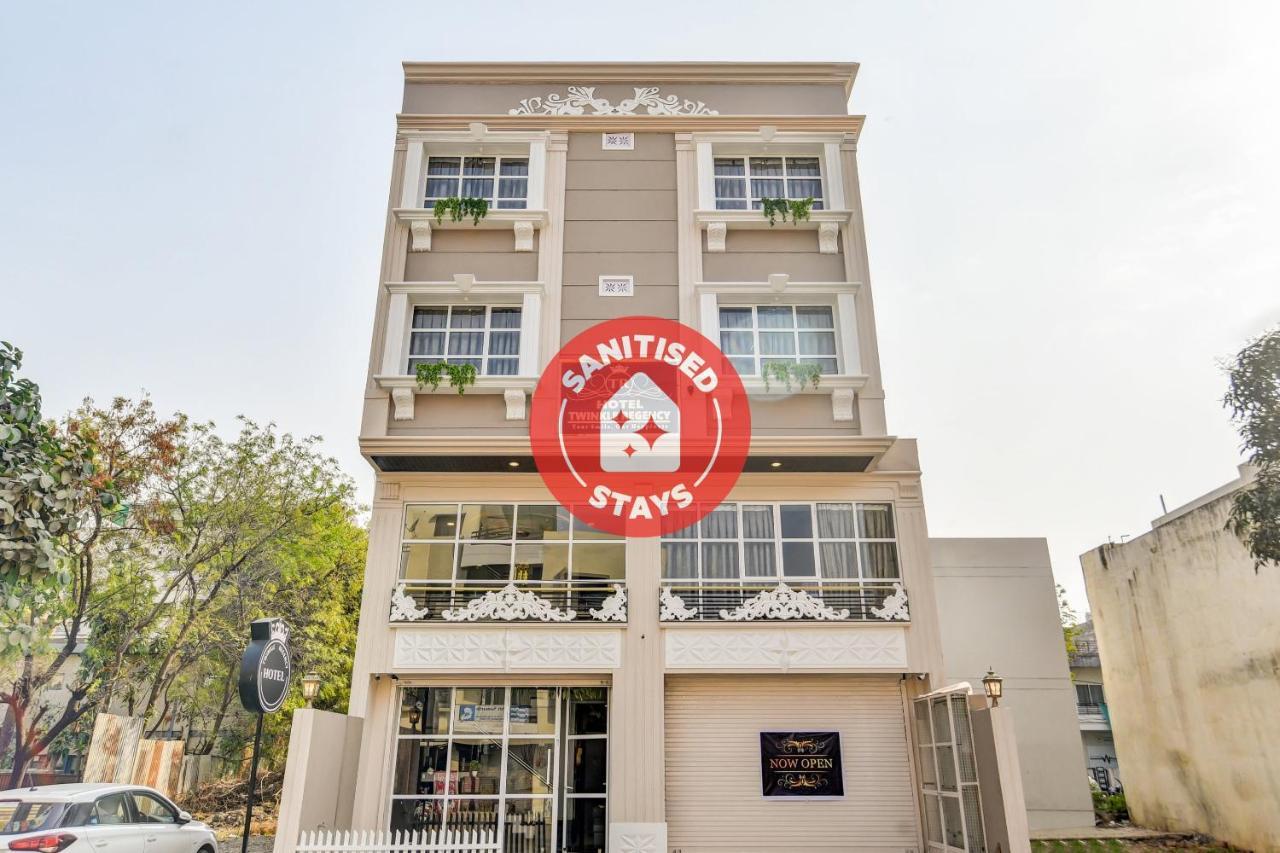 Capital O 77828 Hotel Twinkle Regency إندور المظهر الخارجي الصورة