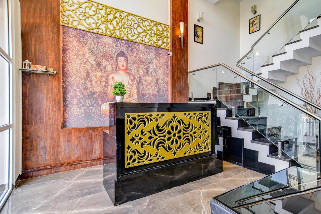 Capital O 77828 Hotel Twinkle Regency إندور المظهر الخارجي الصورة