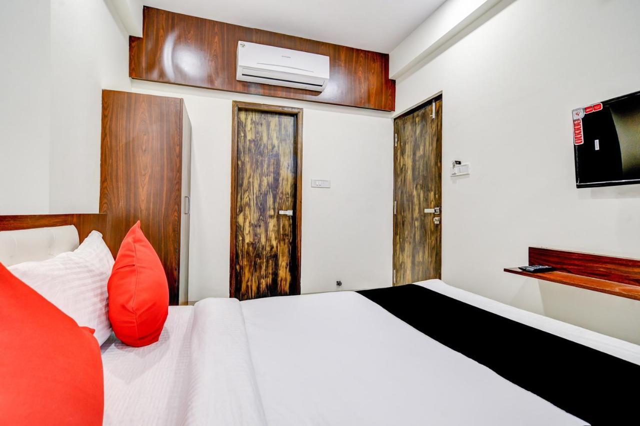 Capital O 77828 Hotel Twinkle Regency إندور المظهر الخارجي الصورة
